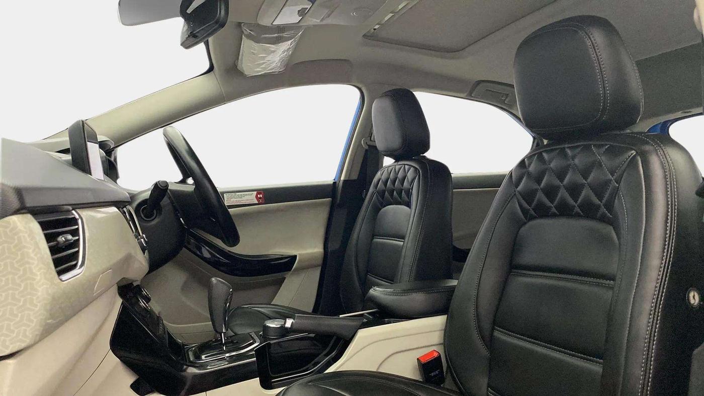 2020 Tata NEXON XZA PLUS (O) PETROL DUAL TONE, Petrol, Automatic, 43,394 km, Right Side Front Door Cabin