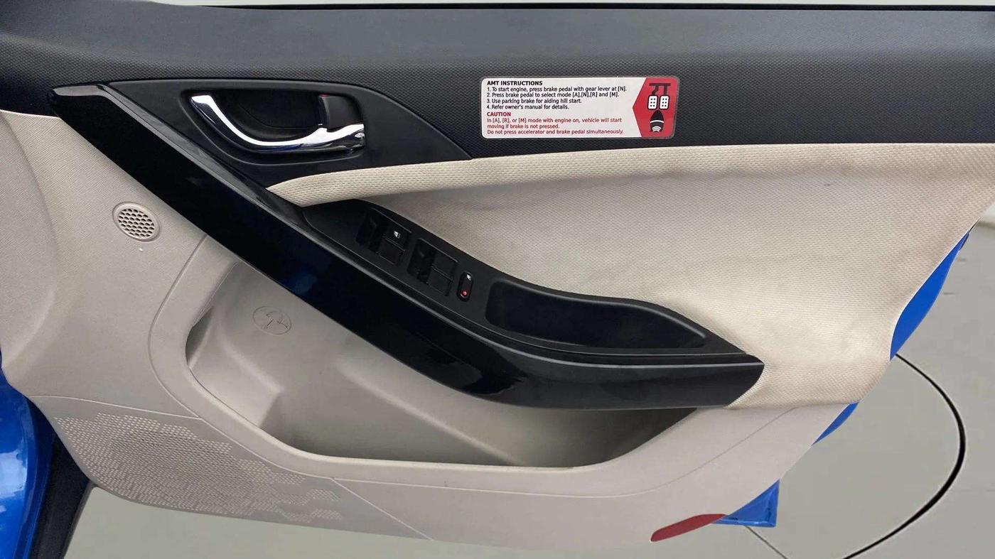 2020 Tata NEXON XZA PLUS (O) PETROL DUAL TONE, Petrol, Automatic, 43,394 km, Driver Side Door Panels Control