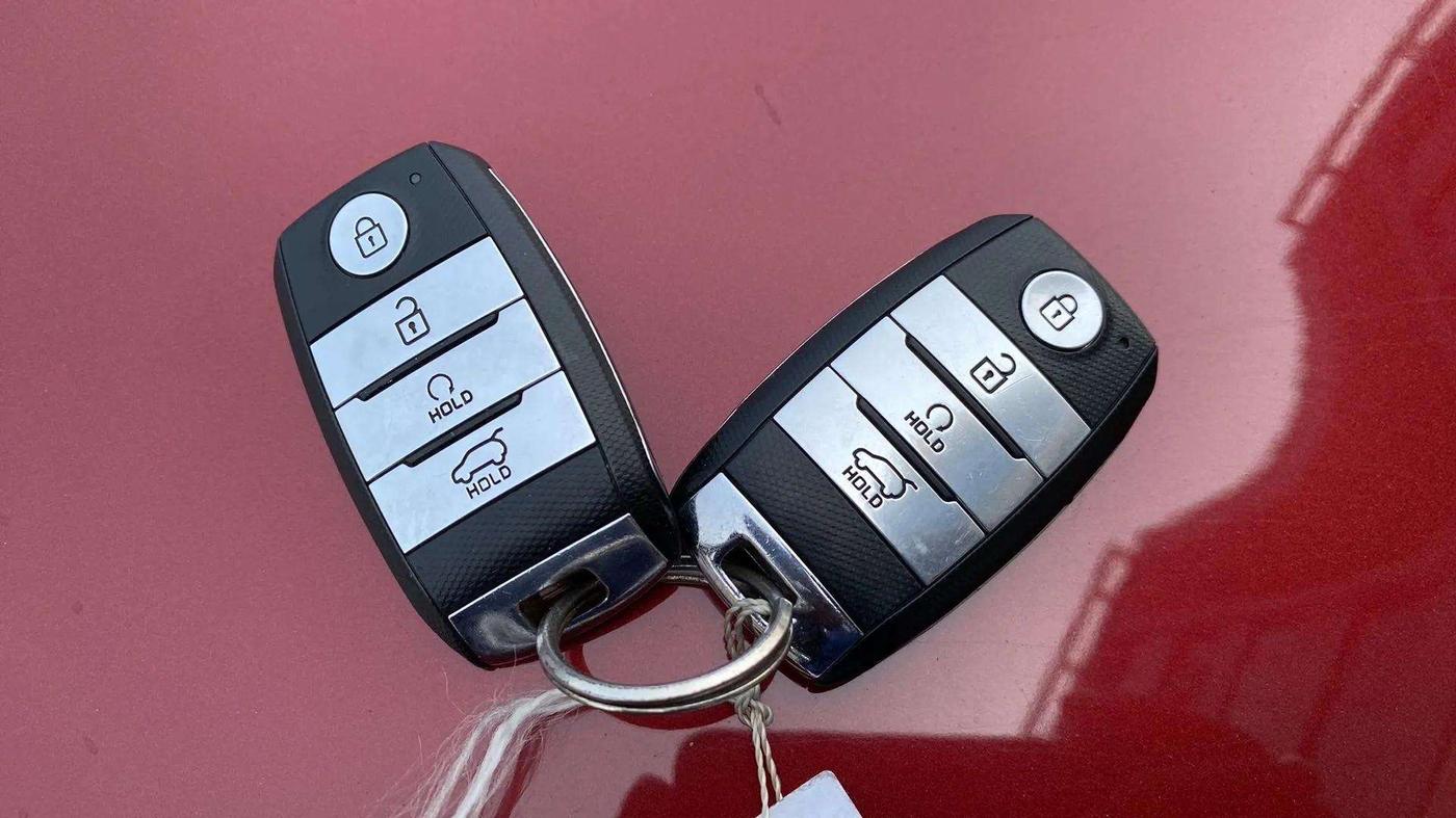 2021 KIA SELTOS GTX PLUS 1.4 PETROL DCT DUAL TONE, Petrol, Automatic, 24,223 km, Key Close Up