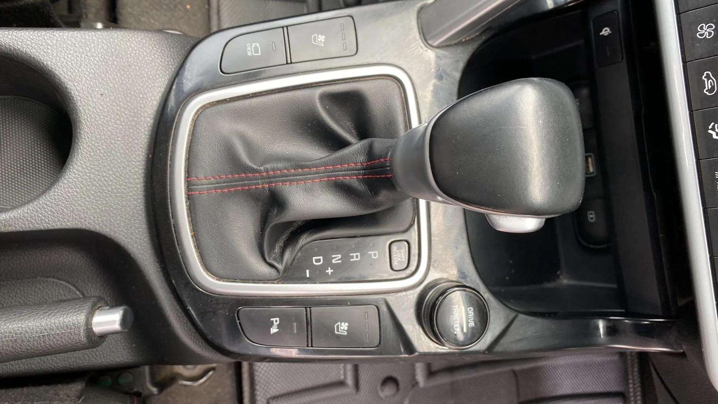 2021 KIA SELTOS GTX PLUS 1.4 PETROL DCT DUAL TONE, Petrol, Automatic, 24,223 km, Gear Lever