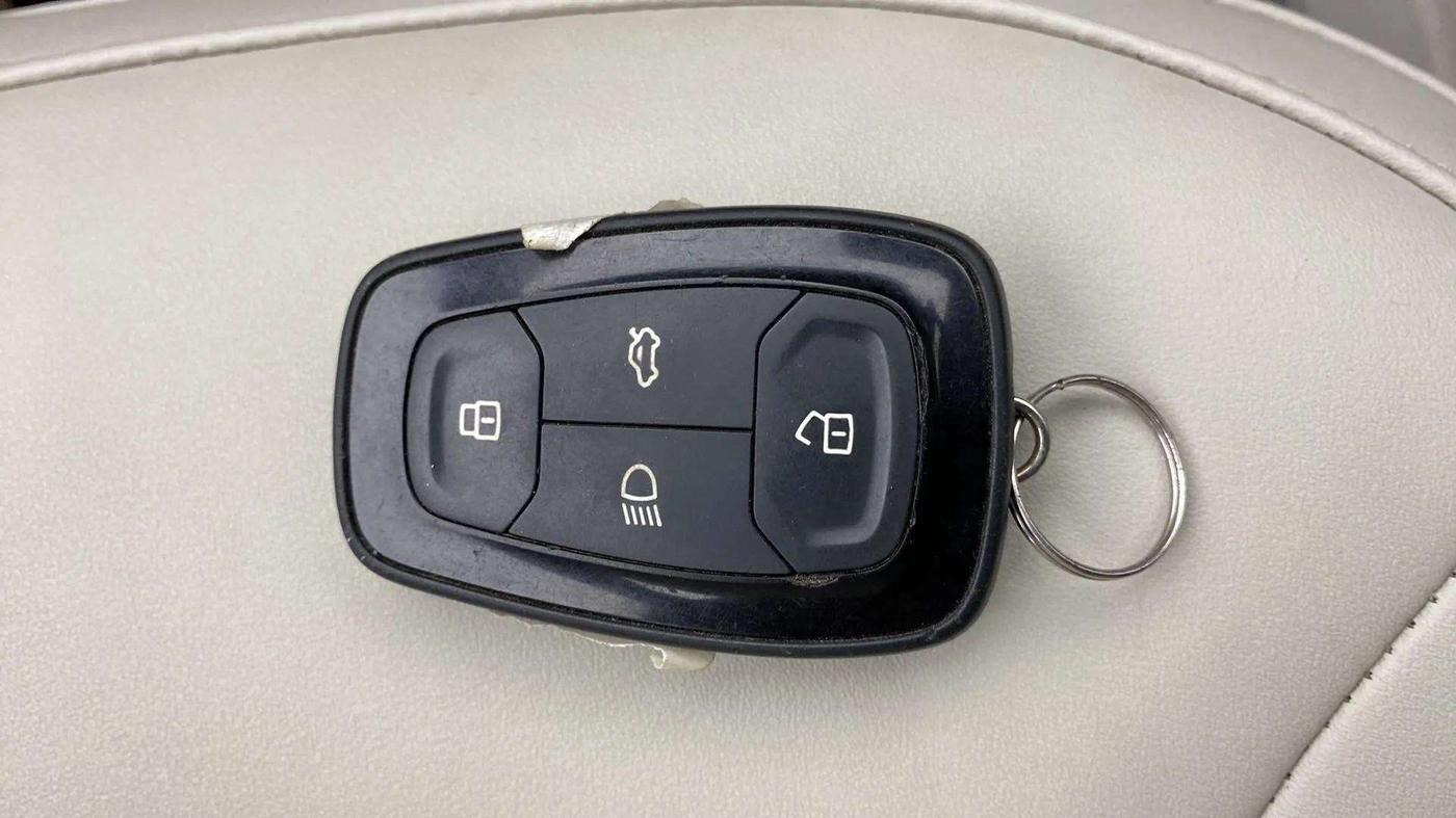 2023 Tata TIGOR XZ PLUS LEATHERETTE, Petrol, Manual, 7,848 km, Key Close Up