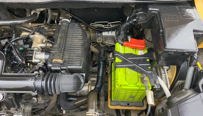 2020 Renault TRIBER RXL AMT, Petrol, Automatic, 40,441 km, Engine View - Left