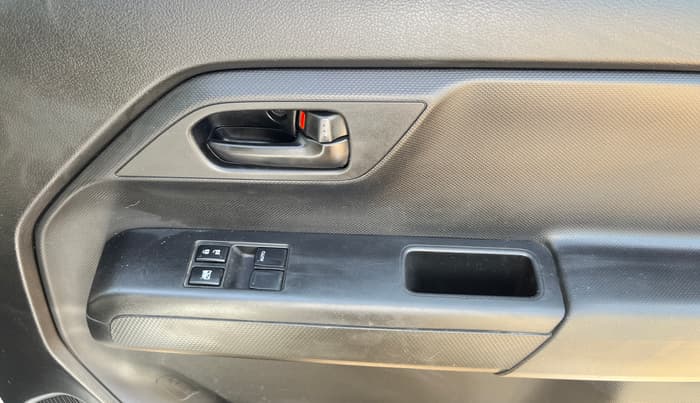 2022 Maruti New Wagon-R LXI 1.0, Petrol, Manual, 22,233 km, Driver Side Door Panels Control