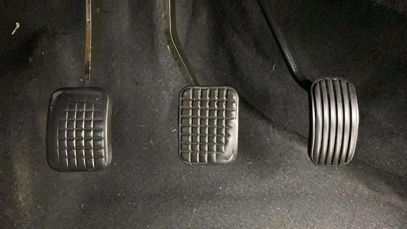 2017 Tata Tiago XZ PETROL, Petrol, Manual, 1,00,019 km, Pedals