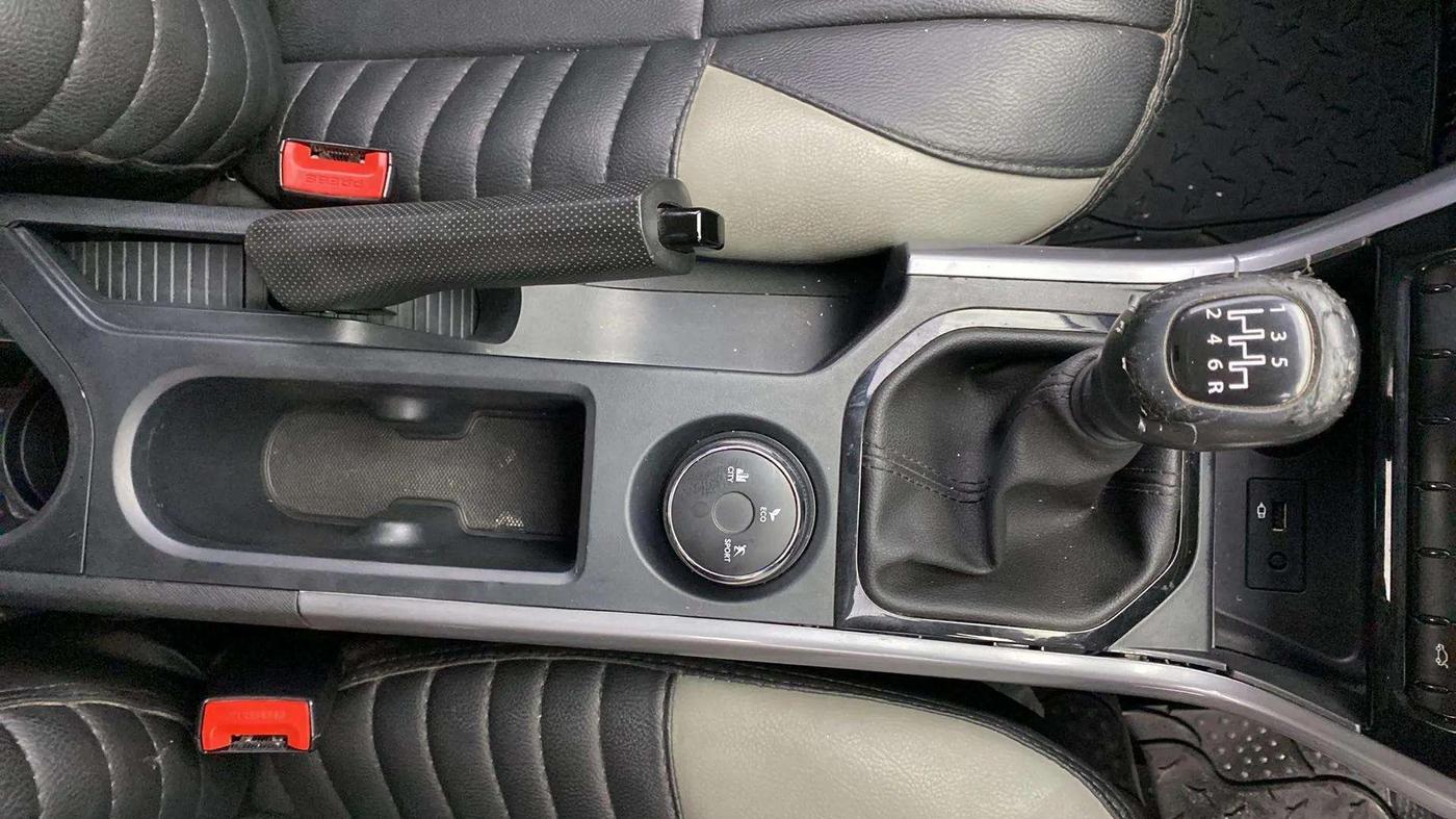 2020 Tata NEXON XM SUNROOF PETROL, Petrol, Manual, 17,952 km, Gear Lever