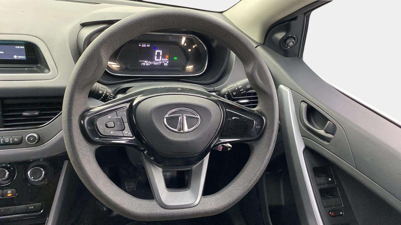 2020 Tata NEXON XM SUNROOF PETROL, Petrol, Manual, 17,952 km, Steering Wheel Close Up