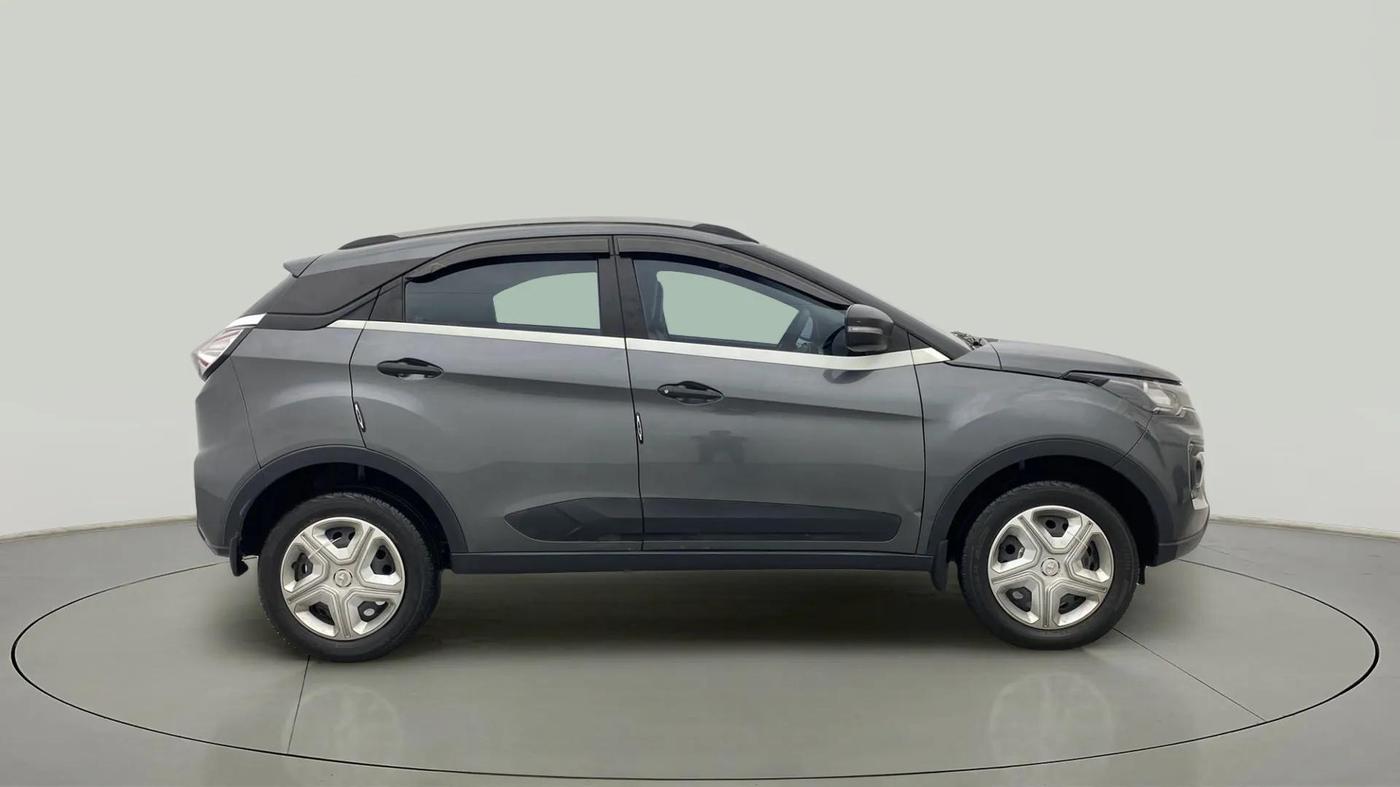 2020 Tata NEXON XM SUNROOF PETROL, Petrol, Manual, 17,952 km, Right Side View