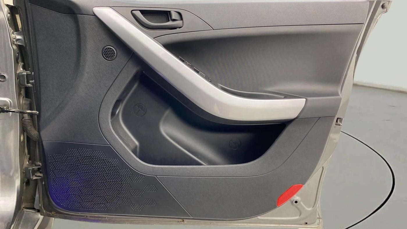 2020 Tata NEXON XM SUNROOF PETROL, Petrol, Manual, 17,952 km, Driver Side Door Panels Control