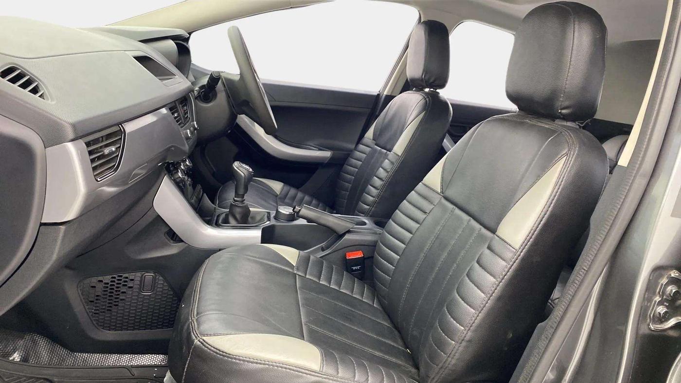 2020 Tata NEXON XM SUNROOF PETROL, Petrol, Manual, 17,952 km, Right Side Front Door Cabin