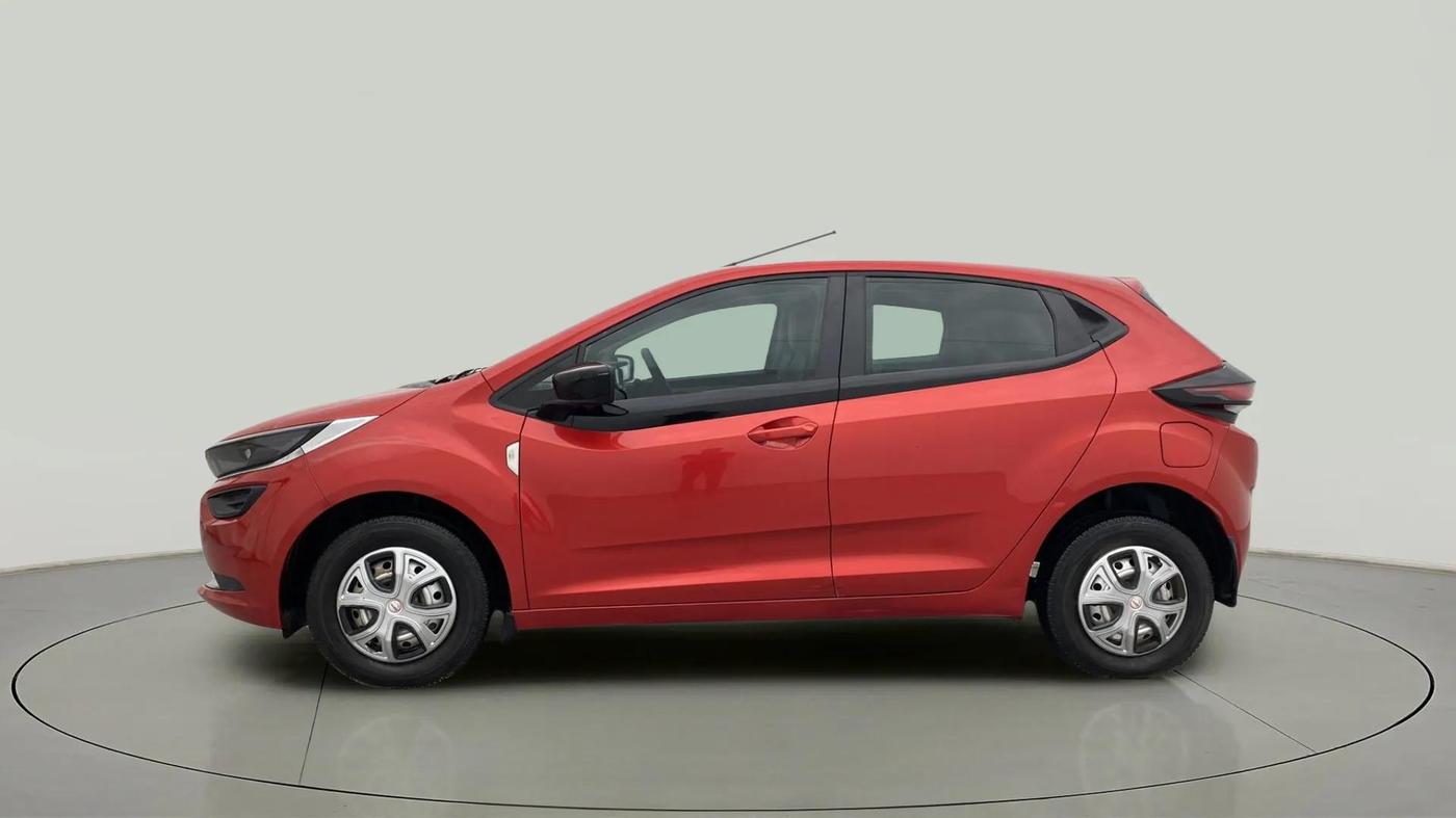 2023 Tata ALTROZ XE PLUS PETROL, Petrol, Manual, 31,497 km, Left Side