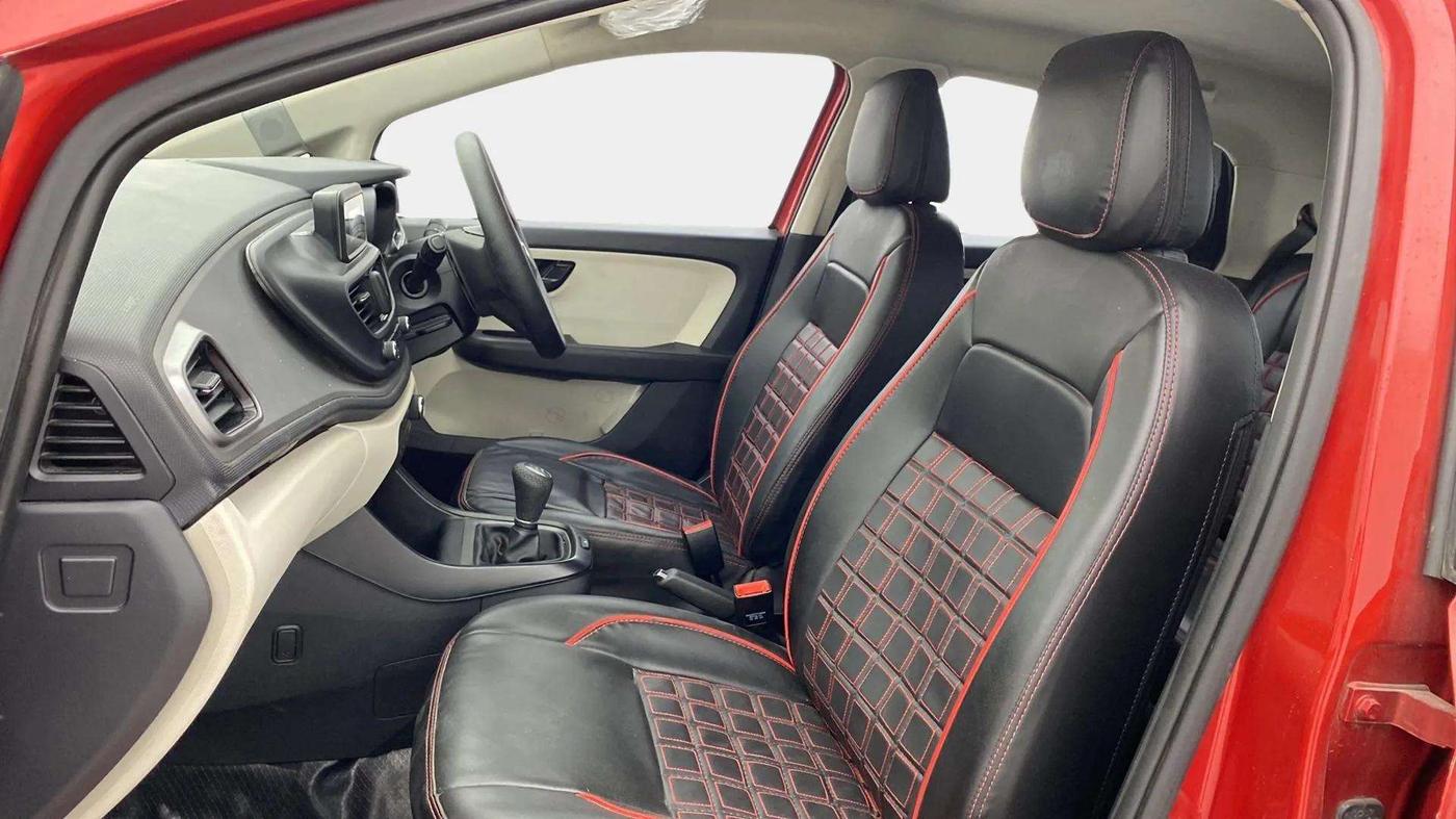 2023 Tata ALTROZ XE PLUS PETROL, Petrol, Manual, 31,497 km, Right Side Front Door Cabin