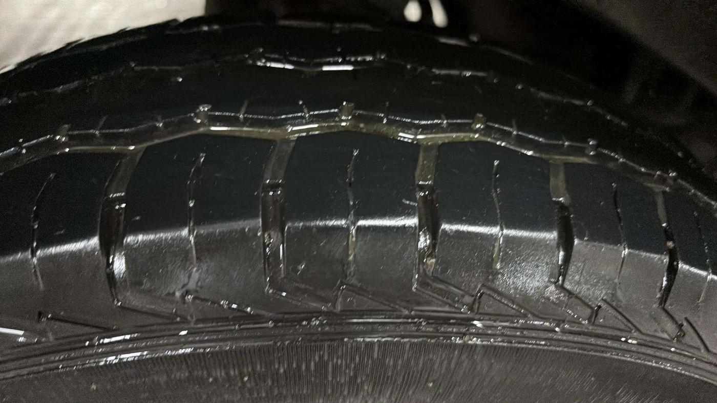 2023 Maruti Eeco 5 STR AC CNG, CNG, Manual, 21,523 km, Right Rear Tyre Tread
