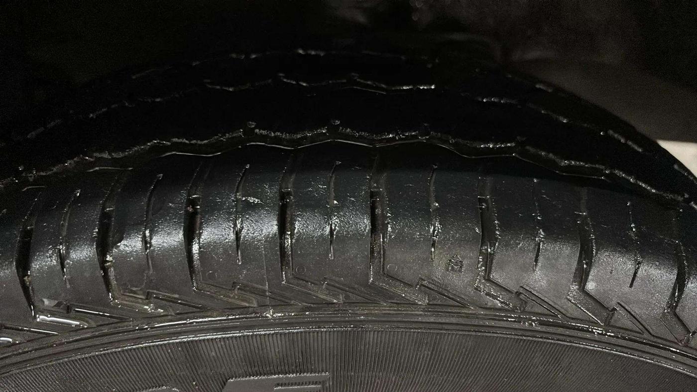 2023 Maruti Eeco 5 STR AC CNG, CNG, Manual, 21,523 km, Right Front Tyre Tread