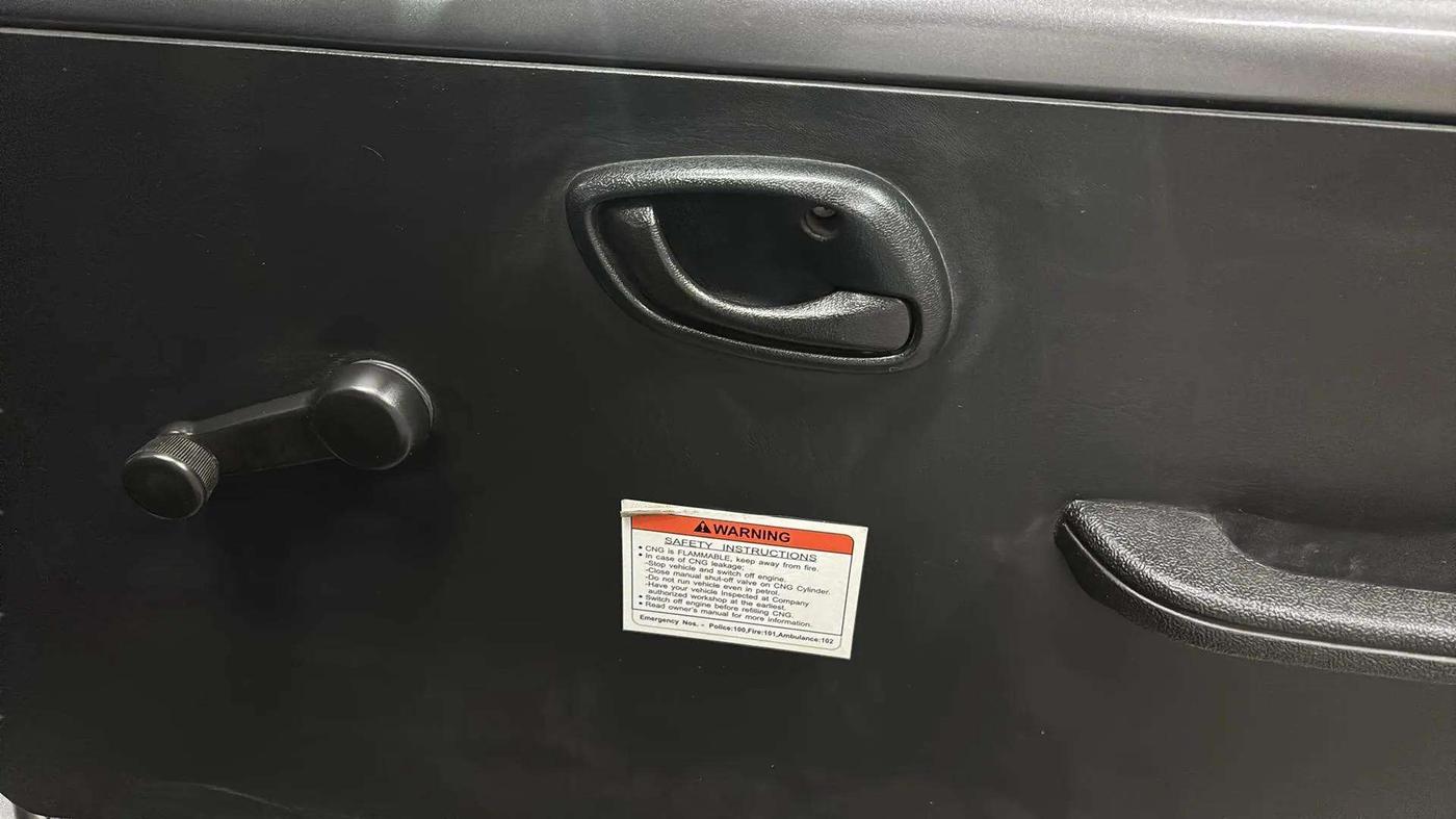 2023 Maruti Eeco 5 STR AC CNG, CNG, Manual, 21,523 km, Driver Side Door Panels Control