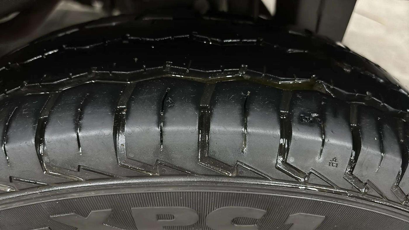 2023 Maruti Eeco 5 STR AC CNG, CNG, Manual, 21,523 km, Left Rear Tyre Tread
