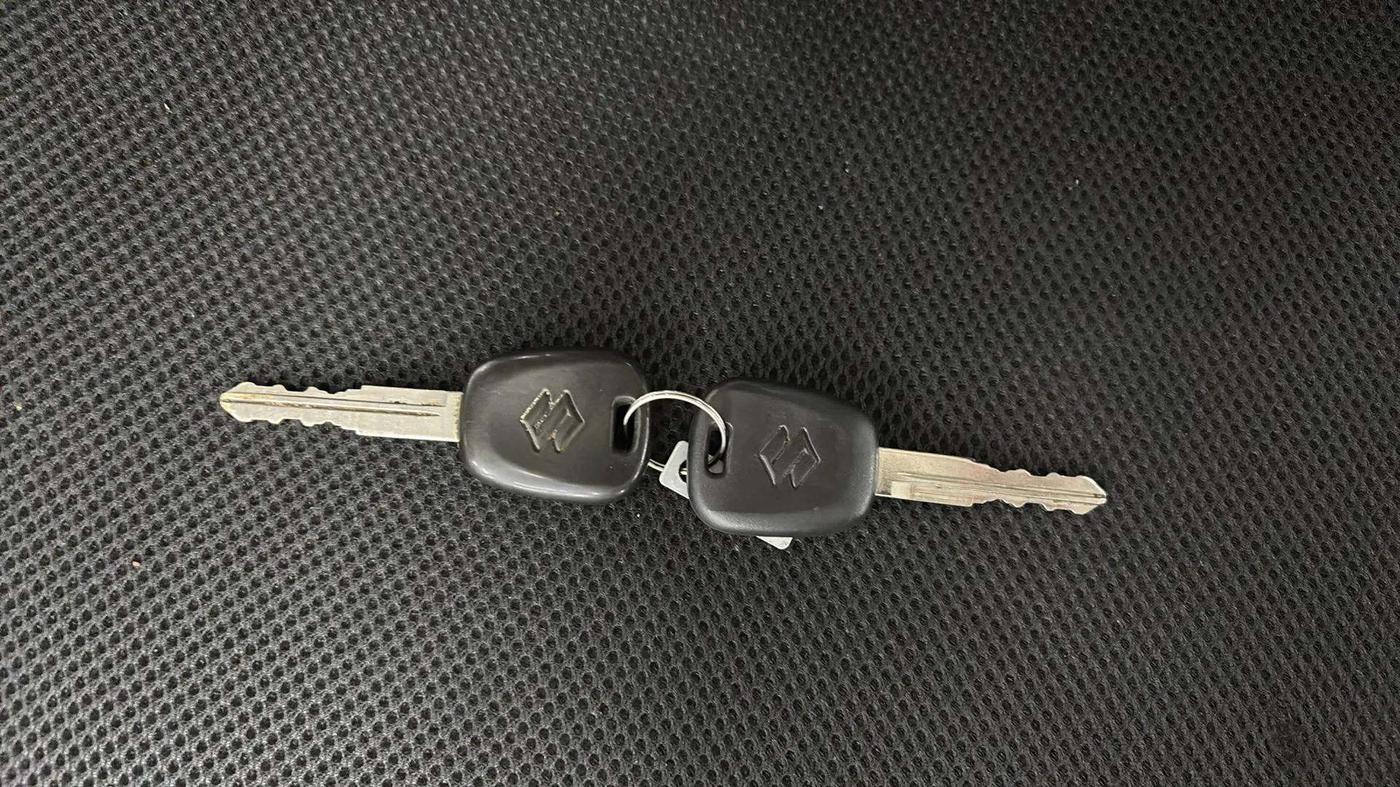 2023 Maruti Eeco 5 STR AC CNG, CNG, Manual, 21,523 km, Key Close Up