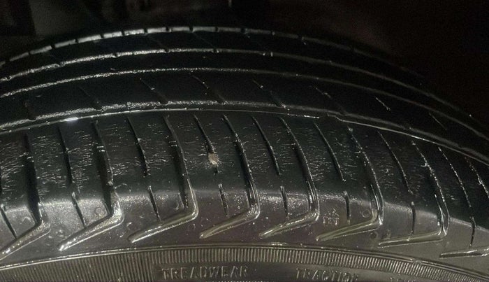 2021 Maruti New Wagon-R LXI CNG 1.0, CNG, Manual, 33,087 km, Left Front Tyre Tread