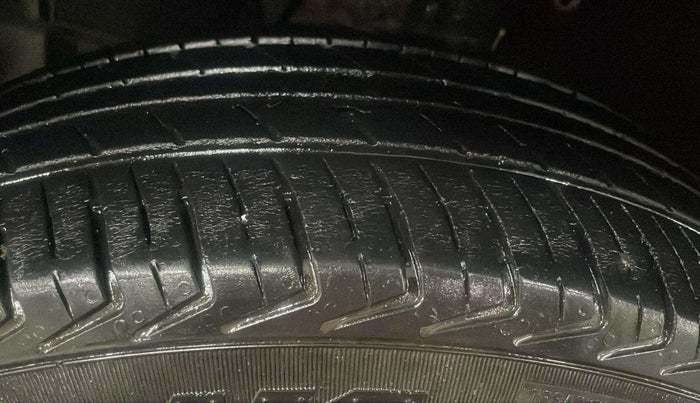 2021 Maruti New Wagon-R LXI CNG 1.0, CNG, Manual, 33,087 km, Right Front Tyre Tread