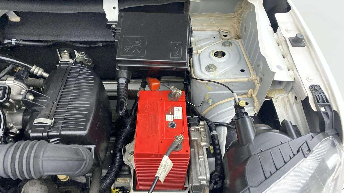 2018 Renault Kwid RXT 1.0 AMT (O), Petrol, Automatic, 49,120 km, Engine View - Left
