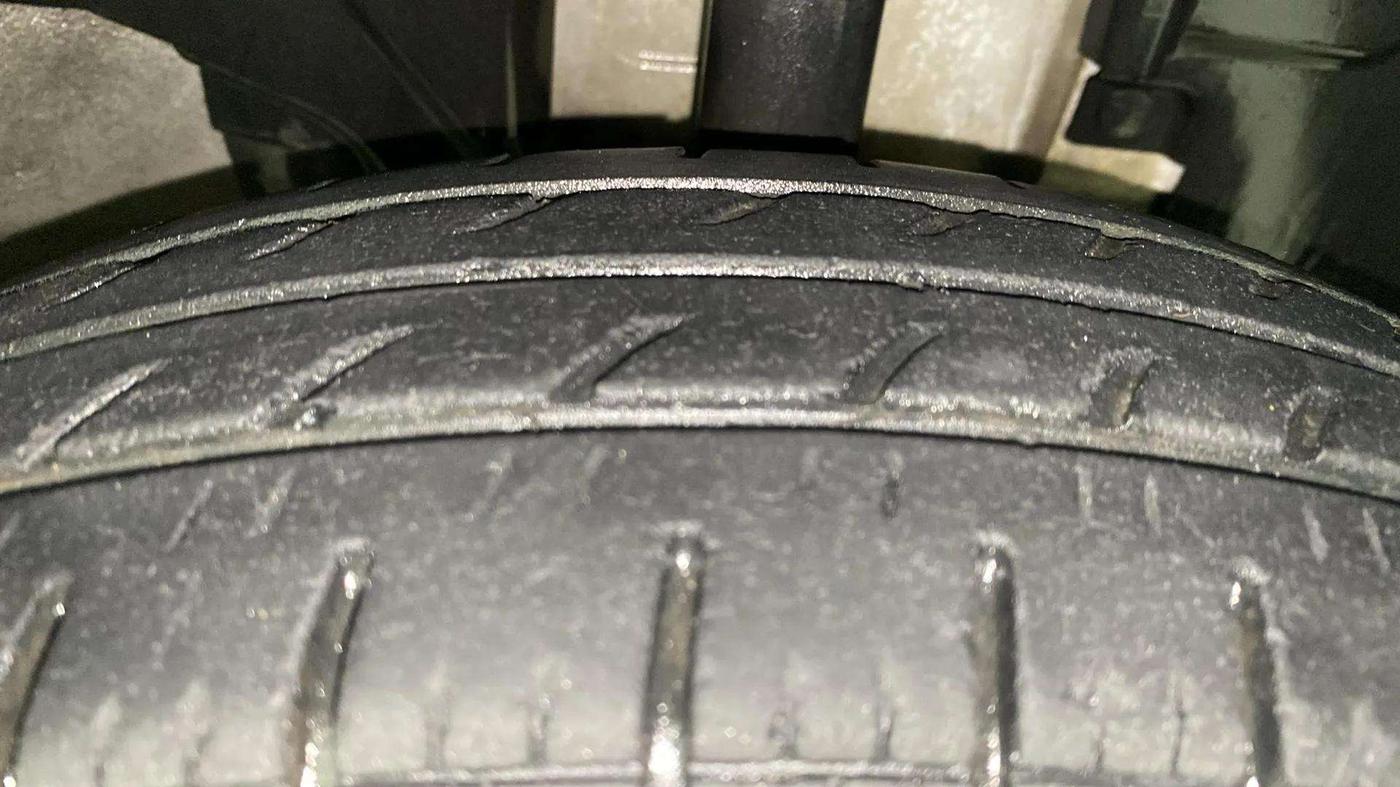 2018 Renault Kwid RXT 1.0 AMT (O), Petrol, Automatic, 49,120 km, Right Front Tyre Tread
