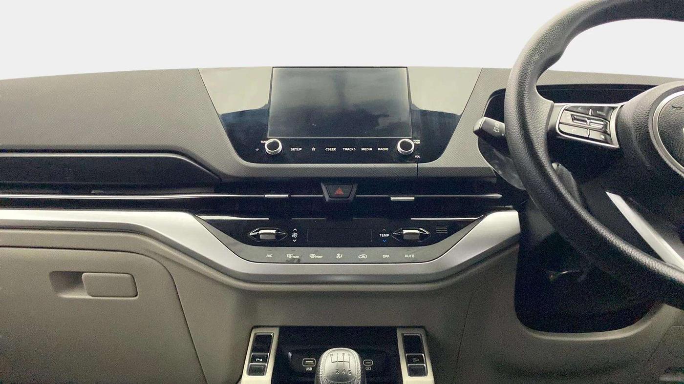 2022 KIA CARENS PRESTIGE PLUS 1.4 PETROL 7 STR, Petrol, Manual, 32,951 km, Air Conditioner