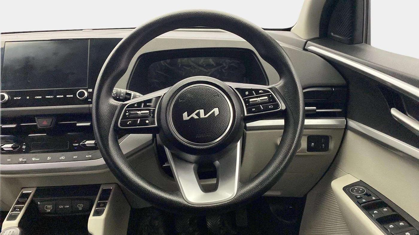 2022 KIA CARENS PRESTIGE PLUS 1.4 PETROL 7 STR, Petrol, Manual, 32,951 km, Steering Wheel Close Up