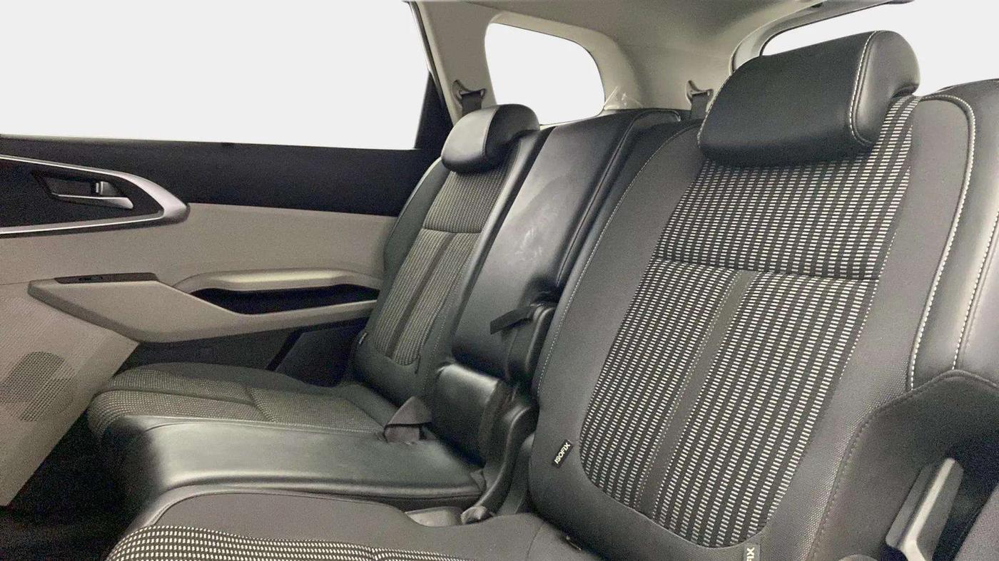 2022 KIA CARENS PRESTIGE PLUS 1.4 PETROL 7 STR, Petrol, Manual, 32,951 km, Right Side Rear Door Cabin