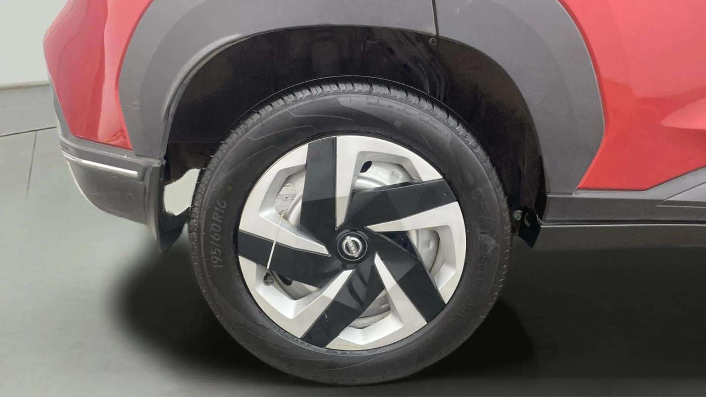 2024 Nissan MAGNITE  XE AMT EZ Shift, Petrol, Automatic, 6,970 km, Right Rear Wheel