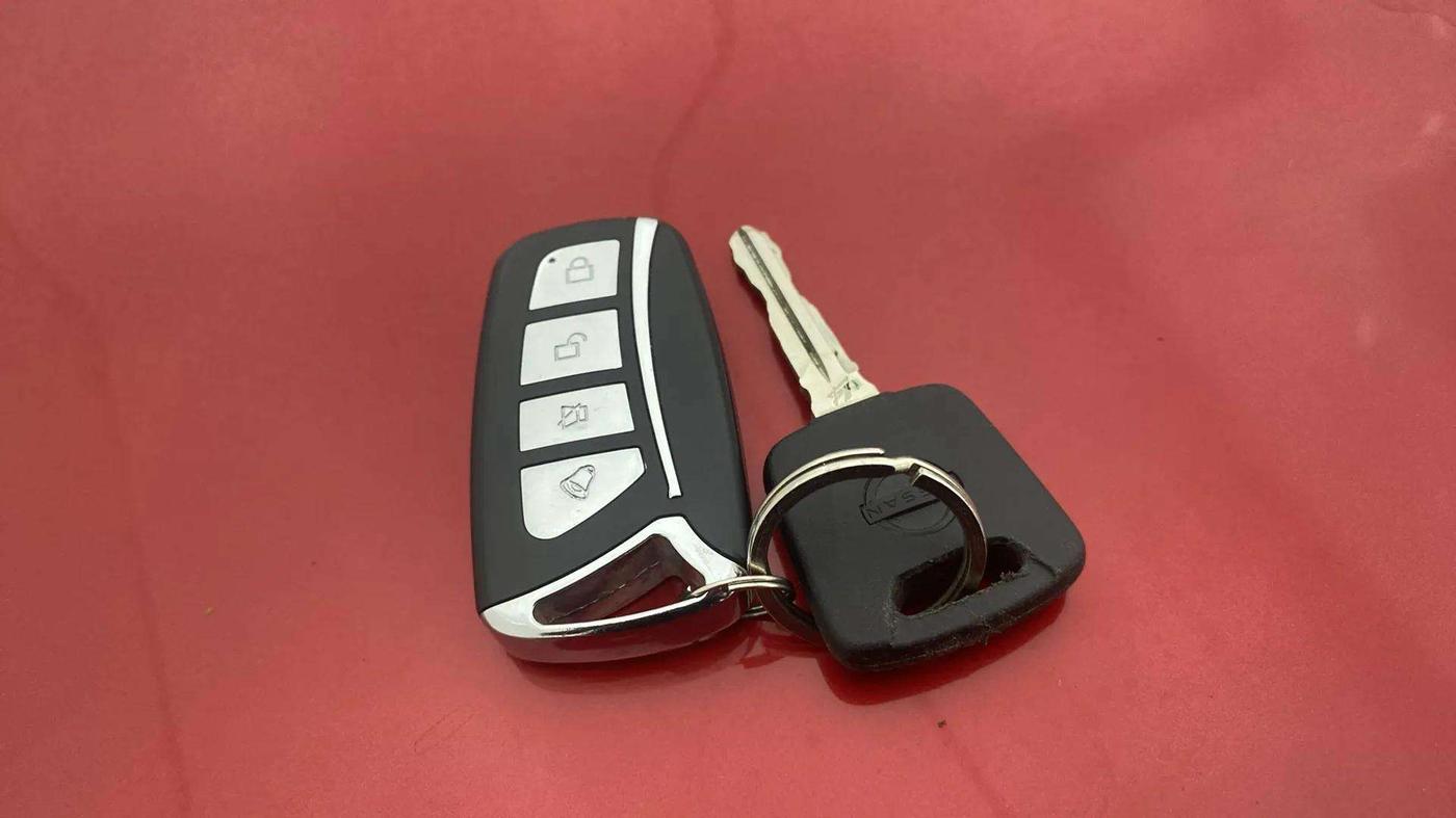 2024 Nissan MAGNITE  XE AMT EZ Shift, Petrol, Automatic, 6,970 km, Key Close Up