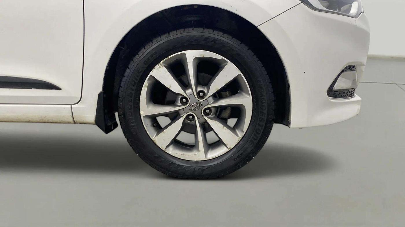 2014 Hyundai Elite i20 ASTA 1.2, Petrol, Manual, 71,306 km, Right Front Wheel