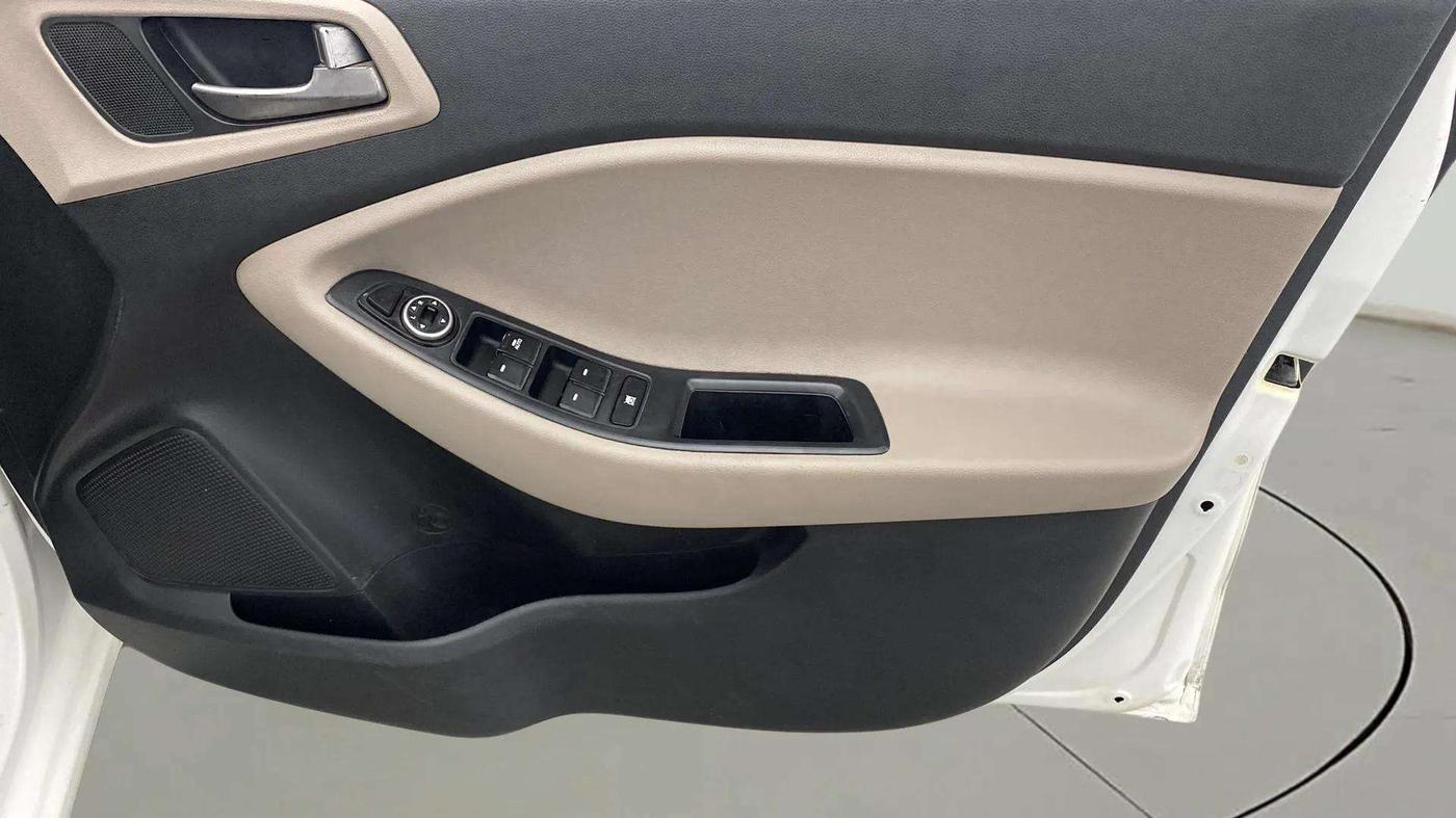 2014 Hyundai Elite i20 ASTA 1.2, Petrol, Manual, 71,306 km, Driver Side Door Panels Control