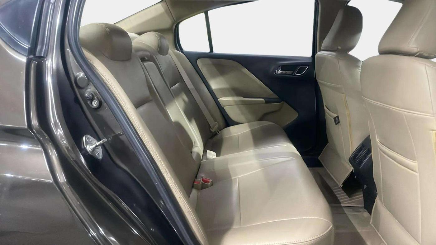 2018 Honda City 1.5L I-VTEC V MT, Petrol, Manual, 40,528 km, Right Side Rear Door Cabin