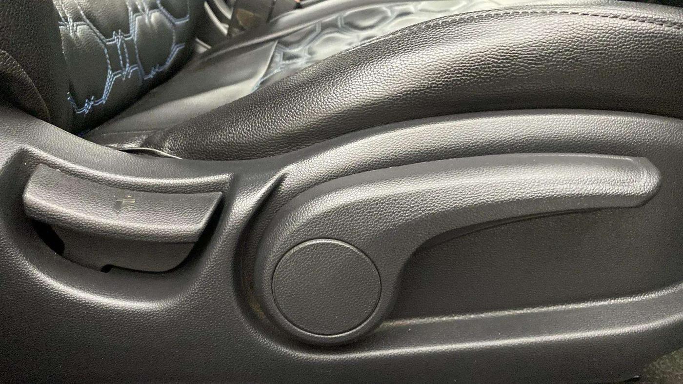 2018 Hyundai Elite i20 ASTA 1.2, Petrol, Manual, 68,158 km, Driver Side Adjustment Panel