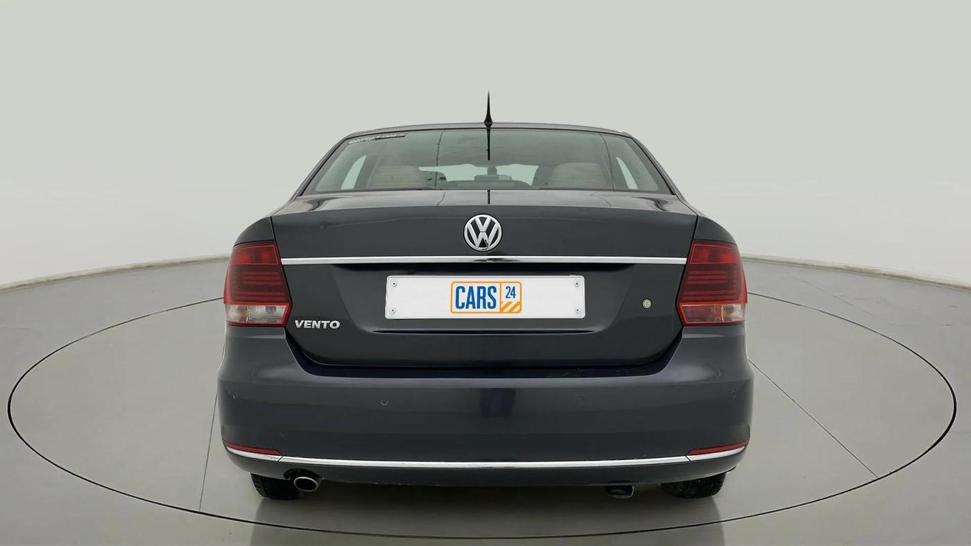 2016 Volkswagen Vento HIGHLINE 1.6 MPI, Petrol, Manual, 42,034 km, Back/Rear