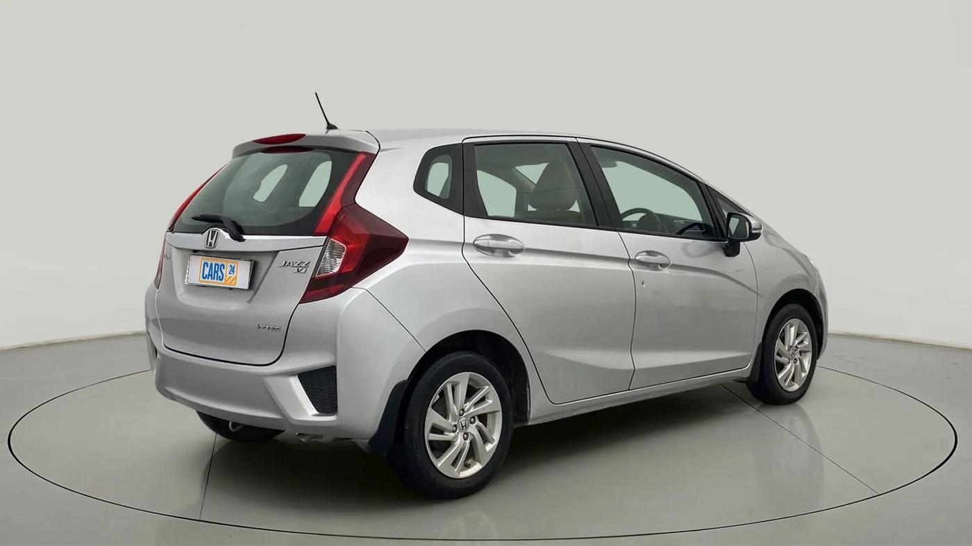 2018 Honda Jazz 1.2L I-VTEC V, Petrol, Manual, 25,323 km, Right Back Diagonal