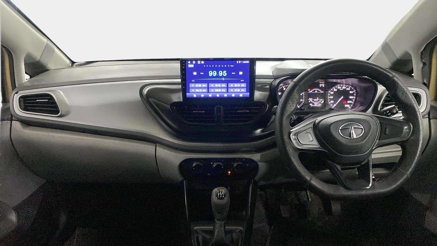 2020 Tata ALTROZ XE PETROL, Petrol, Manual, 40,482 km, Dashboard