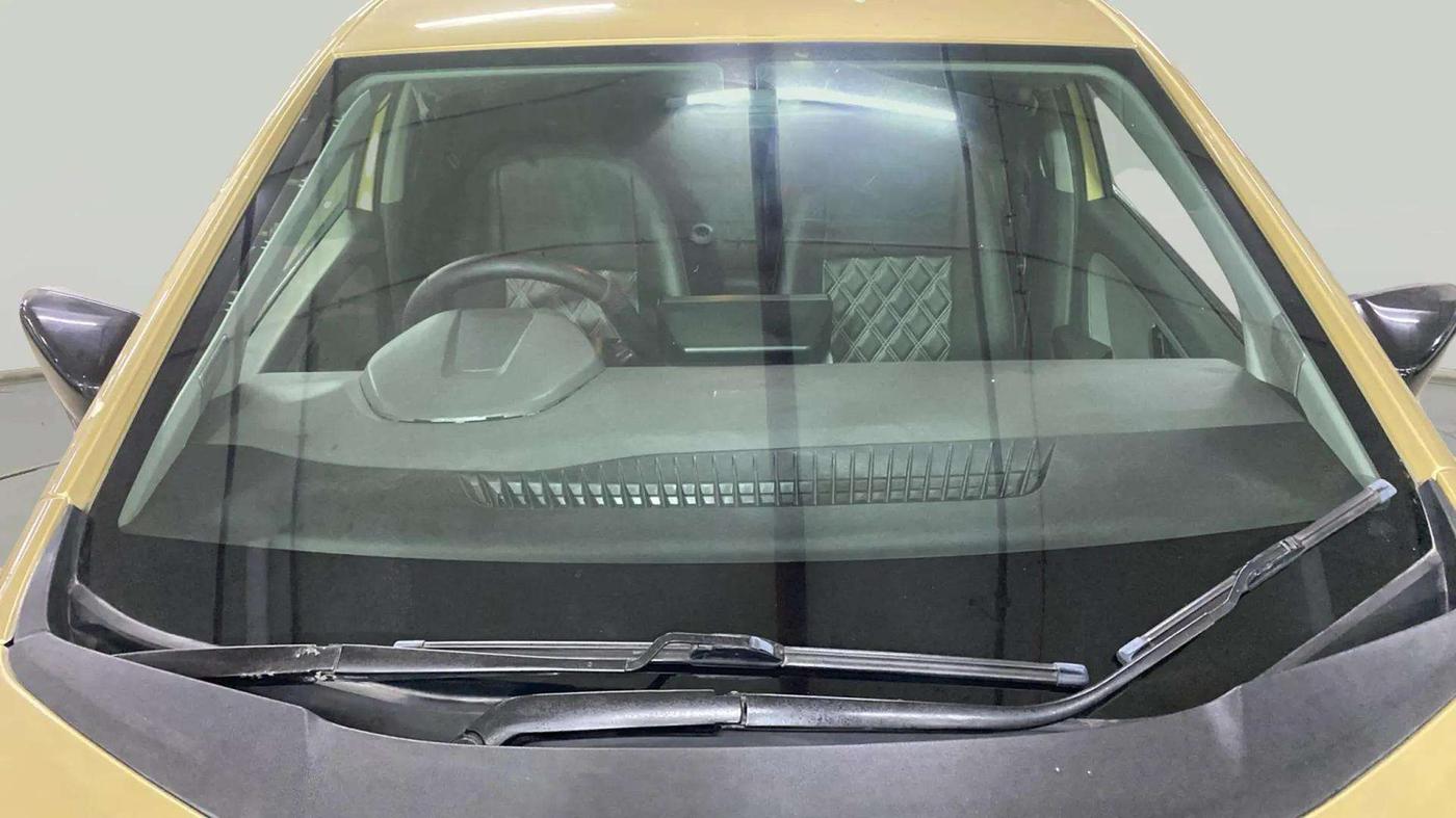 2020 Tata ALTROZ XE PETROL, Petrol, Manual, 40,482 km, Front Windshield