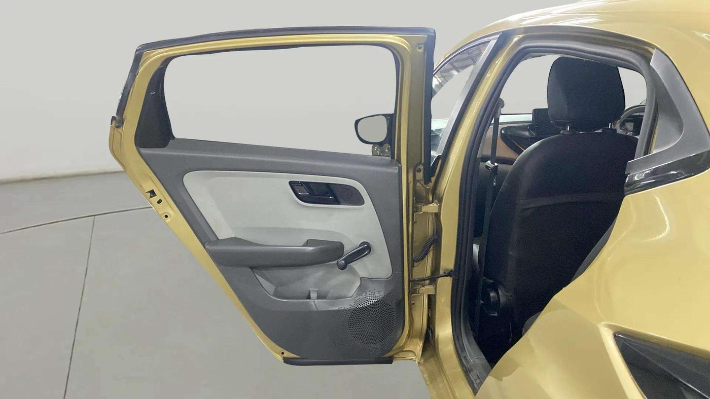 2020 Tata ALTROZ XE PETROL, Petrol, Manual, 40,482 km, LHS Rear Door