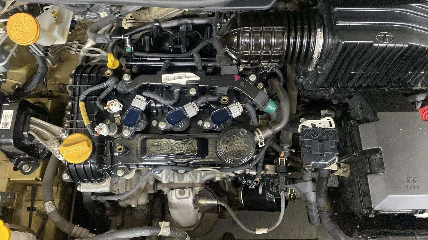 2020 Tata ALTROZ XE PETROL, Petrol, Manual, 40,482 km, Engine View