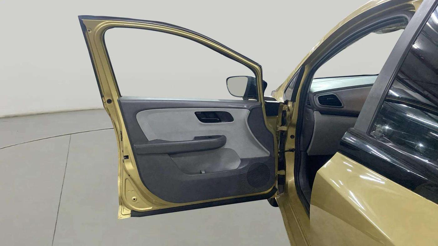 2020 Tata ALTROZ XE PETROL, Petrol, Manual, 40,482 km, LHS Front Door