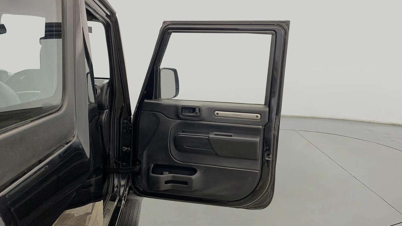 2021 Mahindra Thar LX PETROL HT 4WD AT, Petrol, Automatic, 37,539 km, RHS Front Door