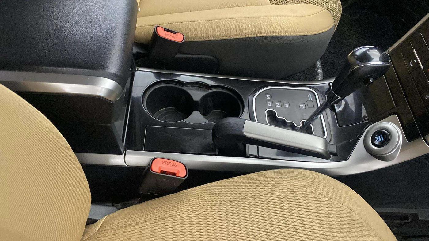 2021 Mahindra XUV500 W7 AT, Diesel, Automatic, 39,696 km, Gear Lever