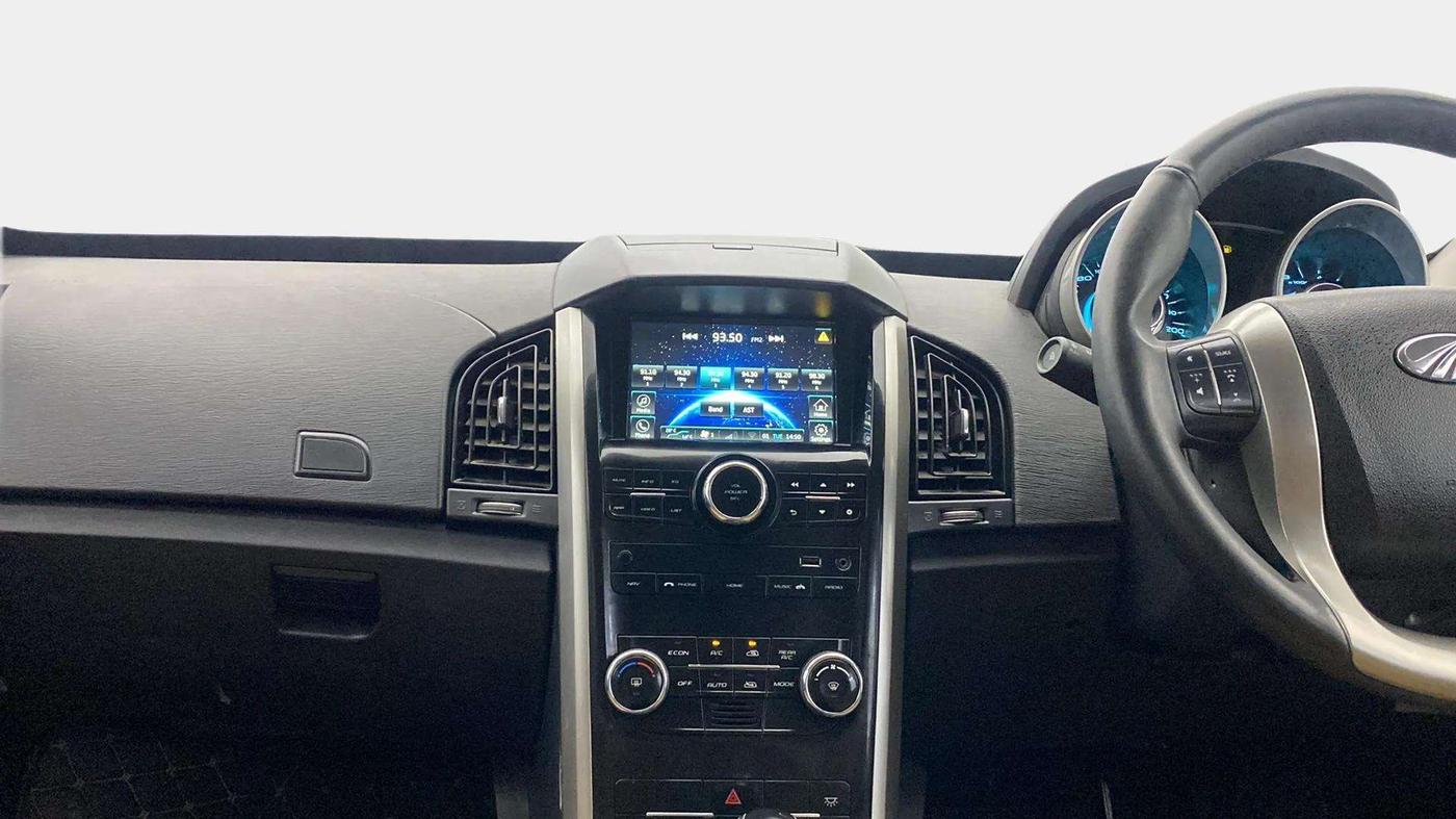 2021 Mahindra XUV500 W7 AT, Diesel, Automatic, 39,696 km, Air Conditioner