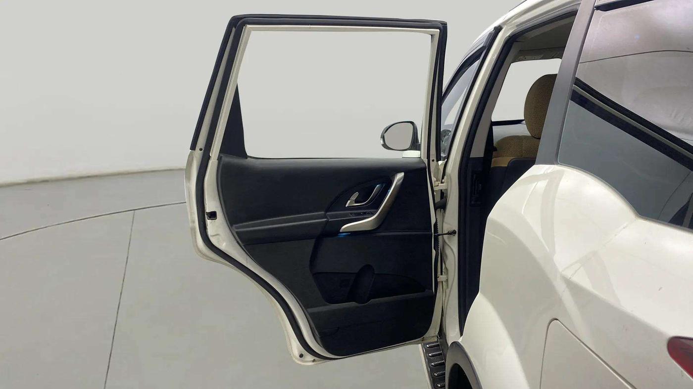 2021 Mahindra XUV500 W7 AT, Diesel, Automatic, 39,696 km, LHS Rear Door