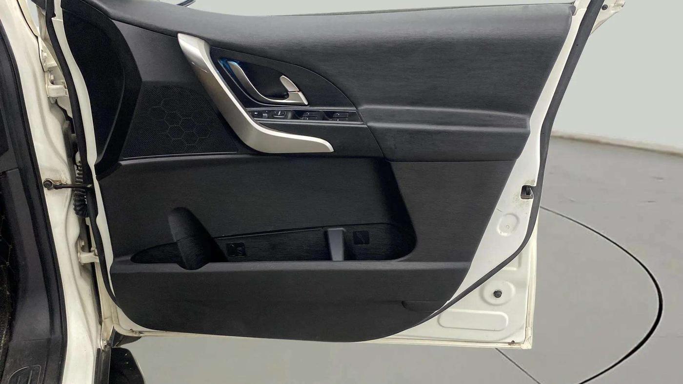2021 Mahindra XUV500 W7 AT, Diesel, Automatic, 39,696 km, Driver Side Door Panels Control
