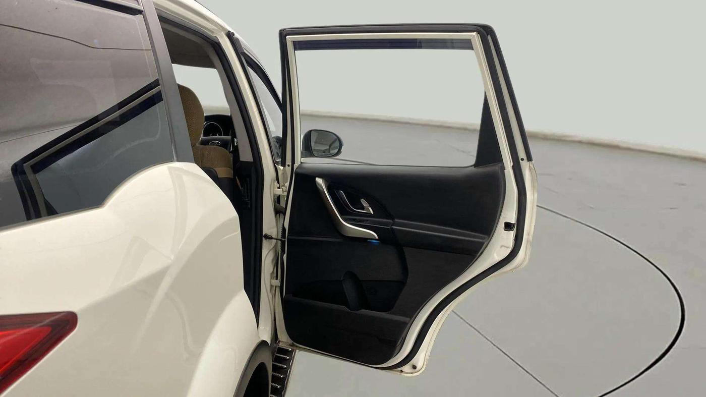 2021 Mahindra XUV500 W7 AT, Diesel, Automatic, 39,696 km, RHS Rear Door
