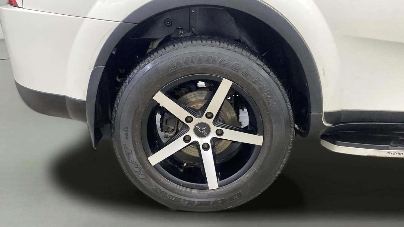 2021 Mahindra XUV500 W7 AT, Diesel, Automatic, 39,696 km, Right Rear Wheel