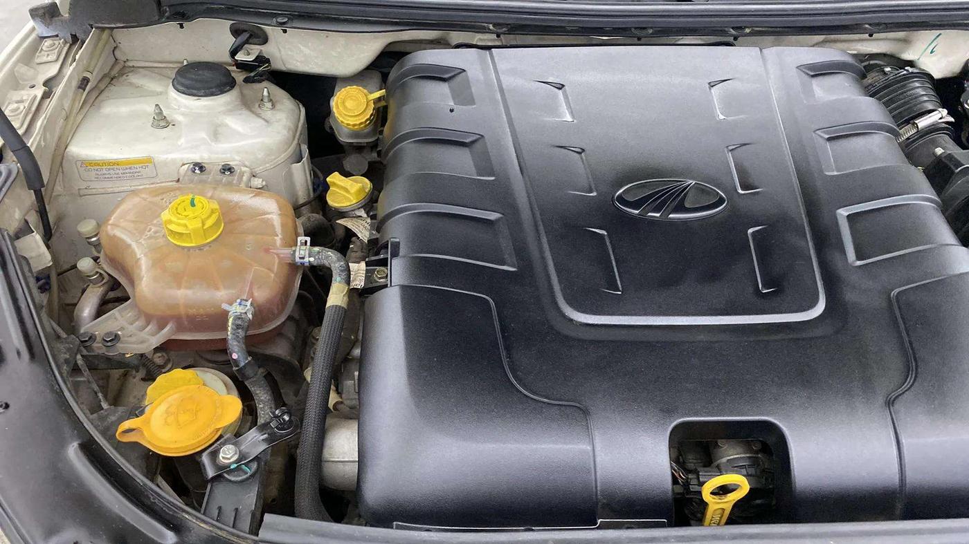 2021 Mahindra XUV500 W7 AT, Diesel, Automatic, 39,696 km, Engine View - Right