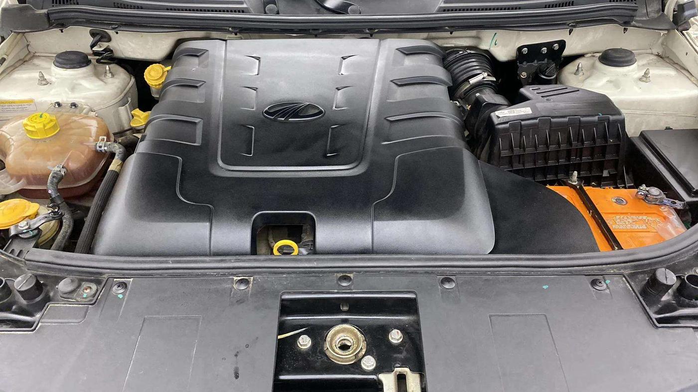 2021 Mahindra XUV500 W7 AT, Diesel, Automatic, 39,696 km, Engine View