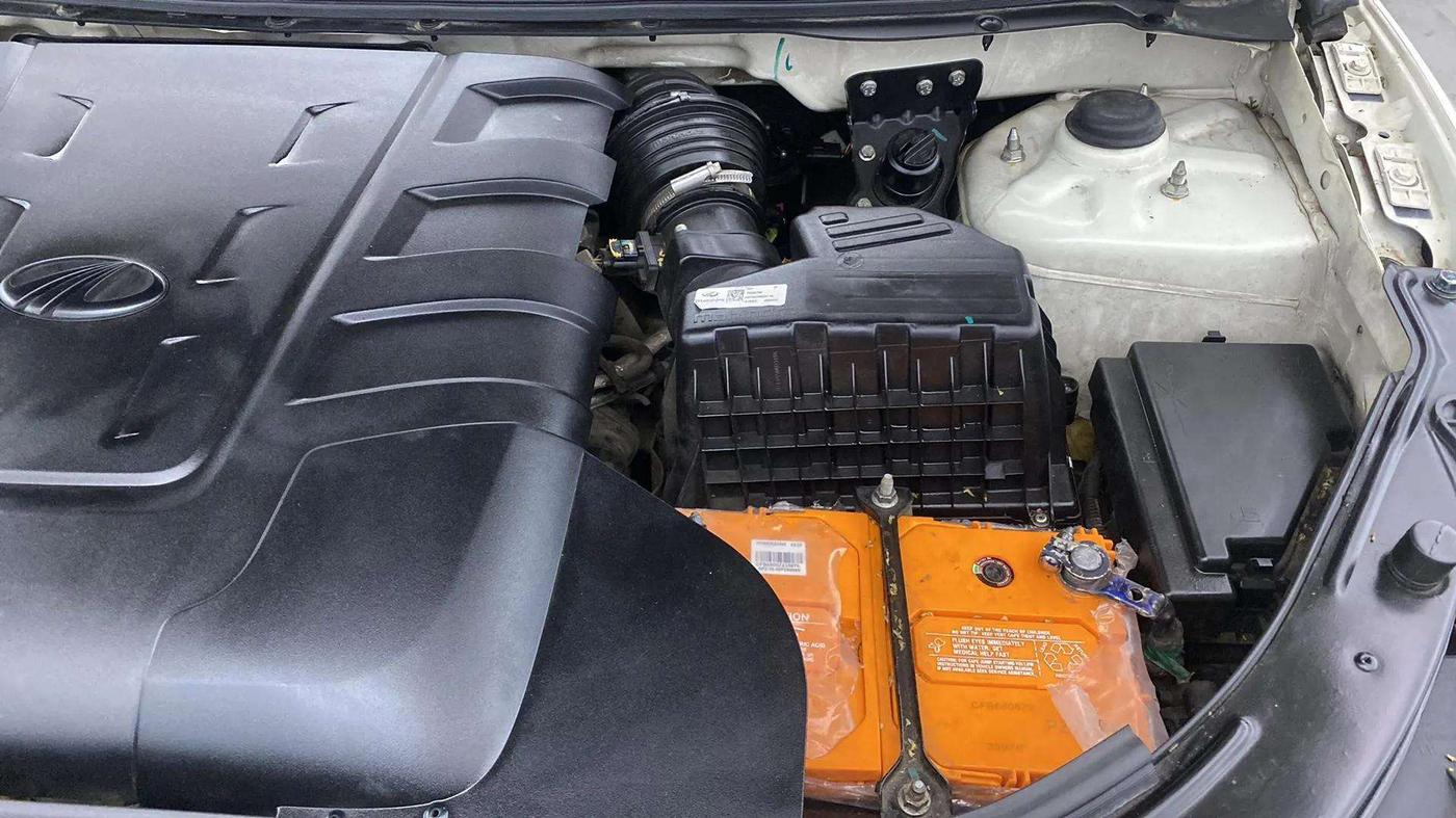 2021 Mahindra XUV500 W7 AT, Diesel, Automatic, 39,696 km, Engine View - Left
